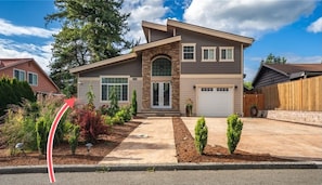 Exterior - Private Suite w/ Own Entry in Renton Highlands (Renton)