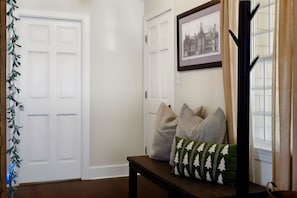 Entryway with bench - Private Hot Tub Cottage, Minutes to Downtown Asheville (Asheville)
