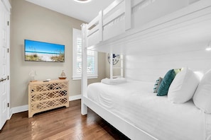 Room - Oasis Beach Haus (Watersound)
