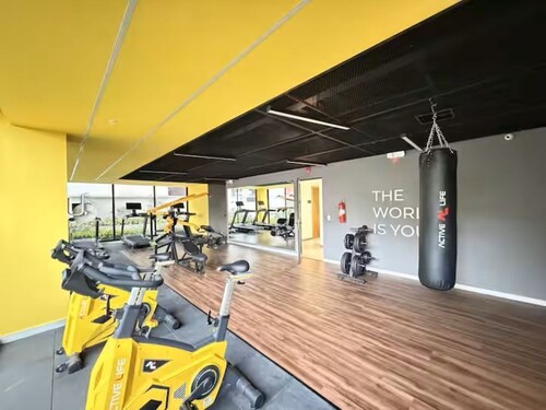 Stylish Suite in La Carolina, Parking + Gym