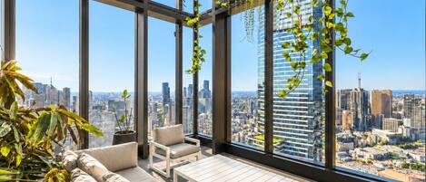 Bathe in sunlight at the Level 70 Sky Garden while enjoying unparalleled views. Note: a Building Induction is required to use these amenities.