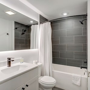 Bathroom - Stylish 1BD near UPenn & Drexel | Queen Bed (Philadelphia)