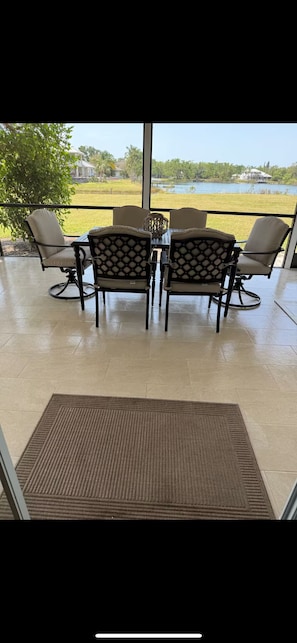 Interior - Lakeview 3-bedroom house in tranquil Sarasota with cool AC breeze (Sarasota)
