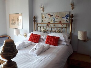 Room - Standard Double Room (Bath)