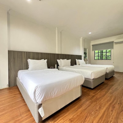 Lilla Hilltop Retreats