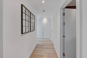 Interior - St Martins 2 Bedroom and 2 Bathroom Apt. 5 - South Ruislip (Ruislip)