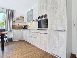 Meubles, Design Intérieur, Sol, Plafond, Sol, Chaise, Pièce, Éclairage, Table, Table Cuisine Et Salle A Manger