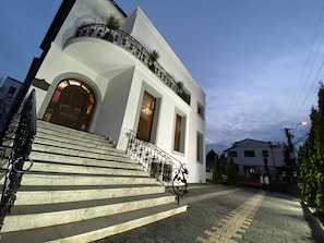 Perincian bahagian luar