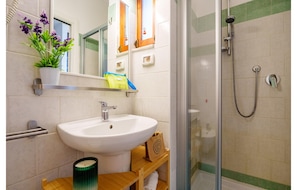 Bathroom - Bungalow at Club del Sol (Porto Sant'Elpidio)