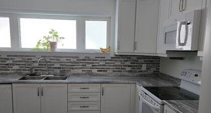 Short Term 3 Bedroom Rental-1 parking spot only. Ideal for rest and relaxation.