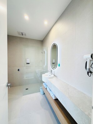 Bathroom - Ballarat Motel (Ballarat)