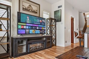 Interior - Rick's Chill Pad for 4 - Chic Downtown Billings Retreat (Billings)