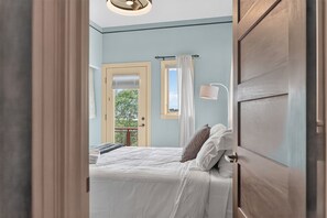 Room - Rick's Chill Pad for 4 - Chic Downtown Billings Retreat (Billings)