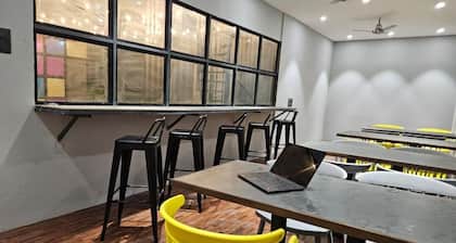 Coliwo Deux Hostel - Chandan Nagar