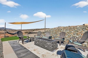 Terrace/patio - Lovely New 3br House w/ Firepit, Mountain Views, Near Sedona, Jerome, Route 66 (Dewey-Humboldt)