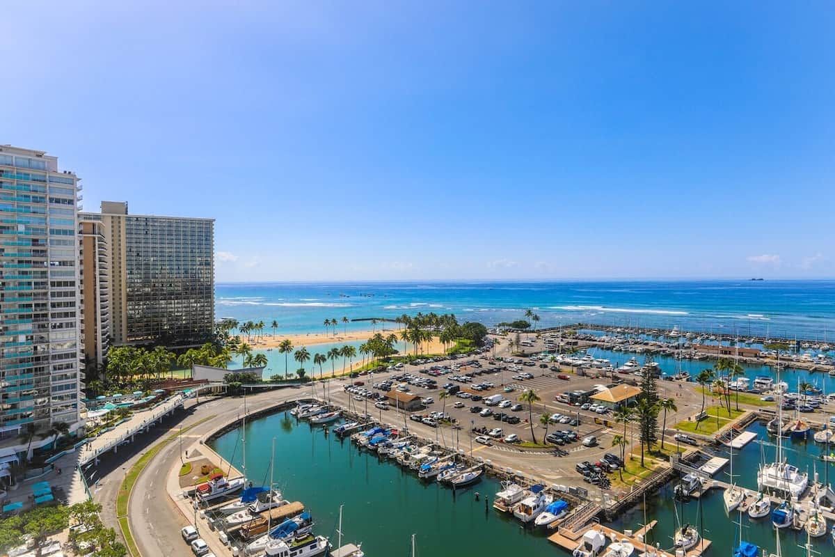 Ilikai Marina condo for rent with free parking