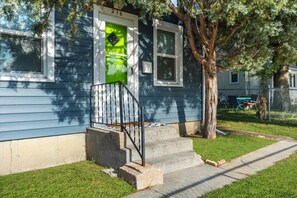 Exterior detail - Montana Retreat Cozy, Convenient & Pet-Friendly (Billings)