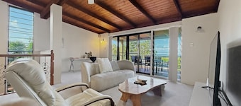 Ormiston Bayside Family Stay with Private Pool