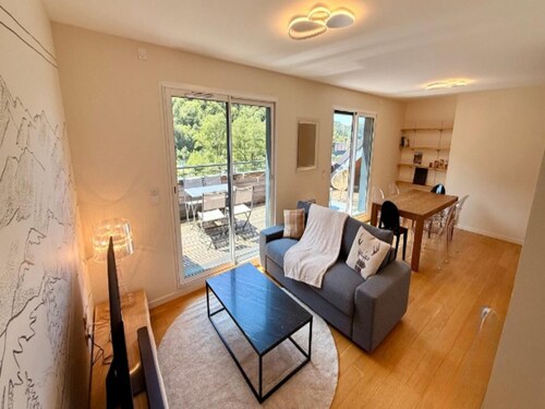 Lush Apartment With Sancy Views