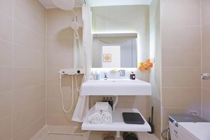 Bathroom - Chármony Riverside Boutique Stay & Café (Sathon)