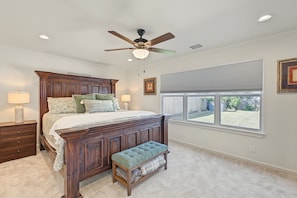 Room - Charming MidTown Tulsa Home, w/Game Room,Walking Distance to Tulsa Expo Center (Tulsa)