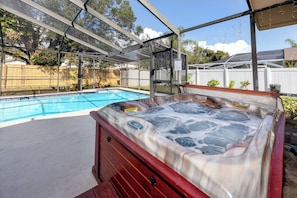 Bain à remous extérieur