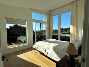 Room - Brand new cozy house in Broadview Seattle with AC, Puget Sound & Mountain Views (Seattle)