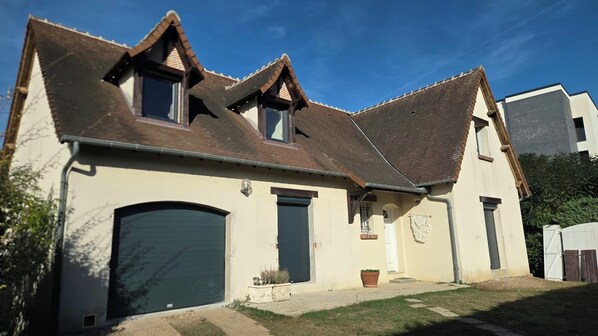 Exterior - Vrbo Property (Vendôme)