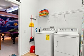 Laundry - 6BR Near Disney, Pool, Games and Themed Rooms (Kissimmee)