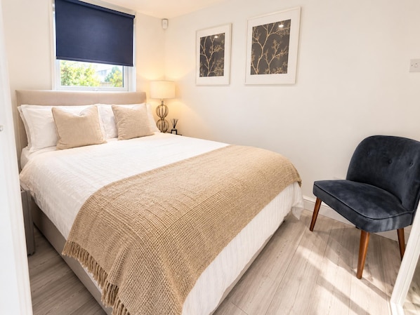 Room - Peaceful Cabin Retreat in Gillingham (Gillingham)