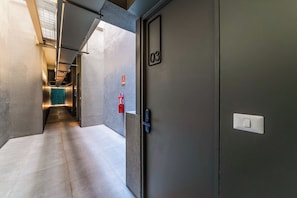 Interior - Large Terrace Studio · Selected Design (H03) (Providencia)