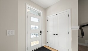 Interior - Modern Haven | Family Luxury | 15 min to WEM & DT (Edmonton)
