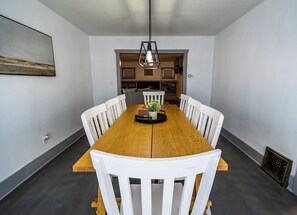 Dining - Heart of Logan Cottage (Logan)