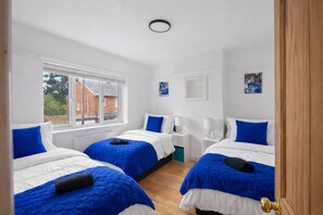 Room - 4BR Reading House Parking Sleeps 10 (Reading)