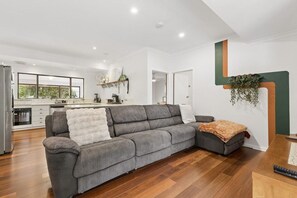 Interior - Coastal Retreat (Falcon)