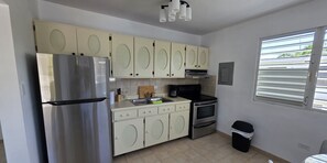 Private kitchen - BRISAS - Lovely 3-bedroom house with AC in cool Boquerón (BOQUERÓN)