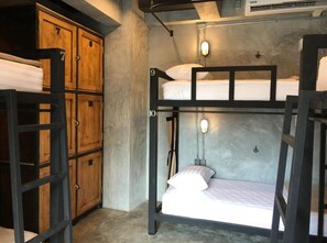 Room - Blackjack Bar and Hostel (CHAWENG)