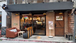 Front of property - Blackjack Bar and Hostel (CHAWENG)
