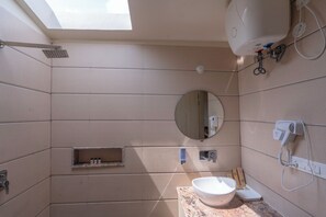 Bathroom - Corbett Tiger Lodge (Ram nagar)