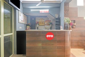 Lobby - Hotel O Four Square (Lucknow)