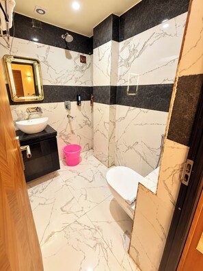 Bathroom - the gaya ji station stay (Gaya)