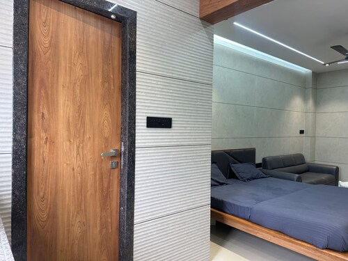Nirrtul Boss | Studio Apartment | Cozy & Quite
