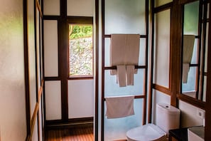 Bathroom - Suarapura Resort and SPA (Sebatu)