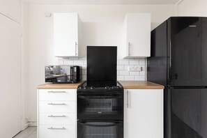 Private kitchen - New! Light-Filled & Cosy 2BR Flat | Woolwich (Greater London)