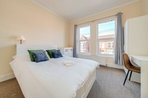 Room - Liverpool Tulip House 7-Bed | Parking | Fast Wi‑Fi | Near Sefton Park (Liverpool)