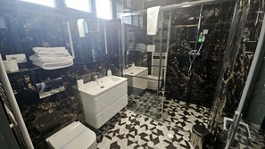 Bathroom - Airport Hotel (Tăuții-Măgherăuș)
