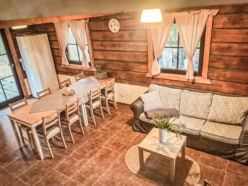 Beautiful private villa for 18 people with WIFI, TV, terrace and pets allowed
