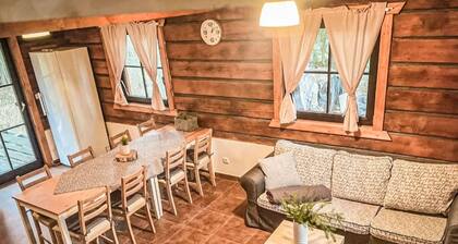 Beautiful private villa for 18 people with WIFI, TV, terrace and pets allowed