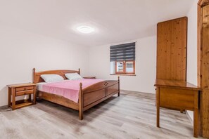 Room - Holiday Home Pr'Lukčevih-4Bedrooms&Sauna (Kanal)