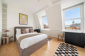Room - Central Soho Apartment | Ideal Location | Sleeps 6 (London)